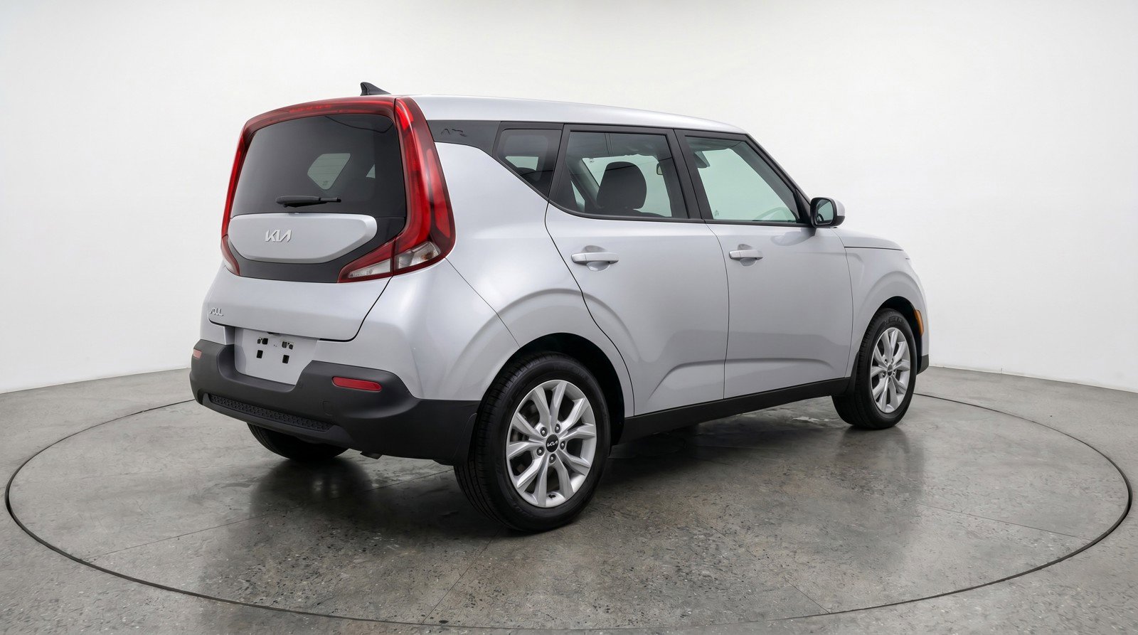 Used 2025 Kia Soul LX w/ LX Technology Package FWD image 9