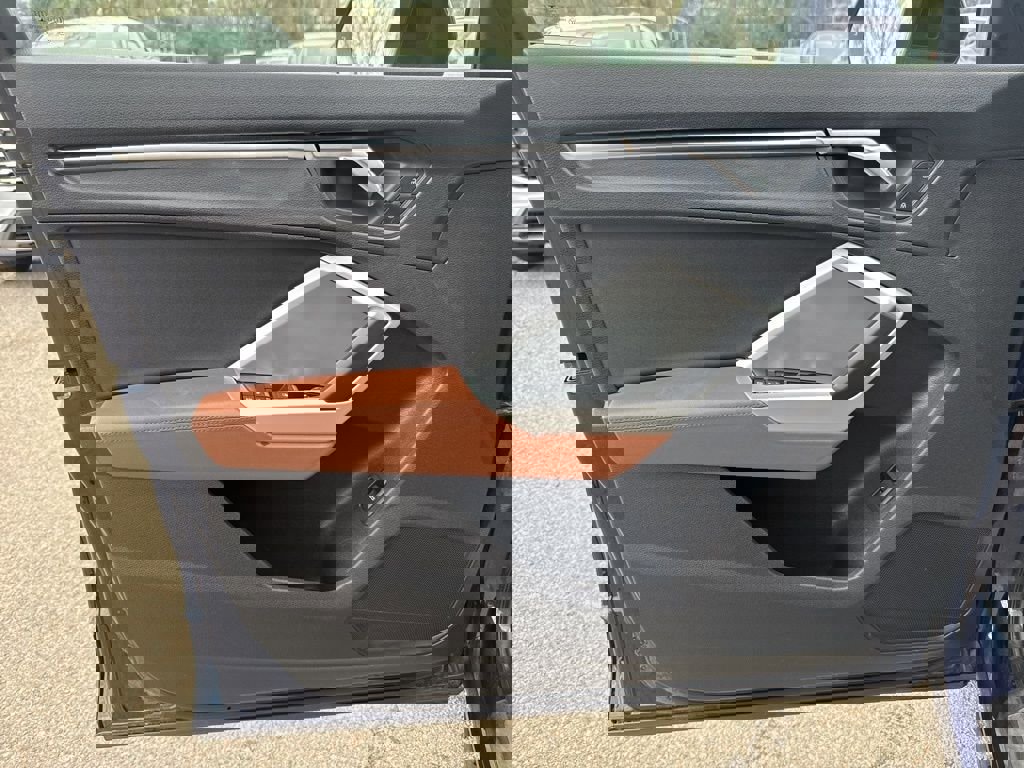 Used 2020 Audi Q3 2.0T Premium w/ Convenience Package image 23