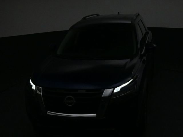Used 2025 Nissan Pathfinder SV FWD image 30