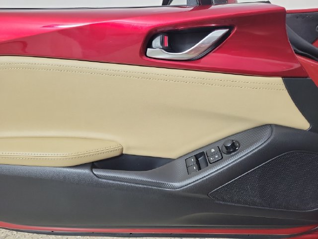 Used 2020 MAZDA MX-5 Miata RF Grand Touring RWD image 19