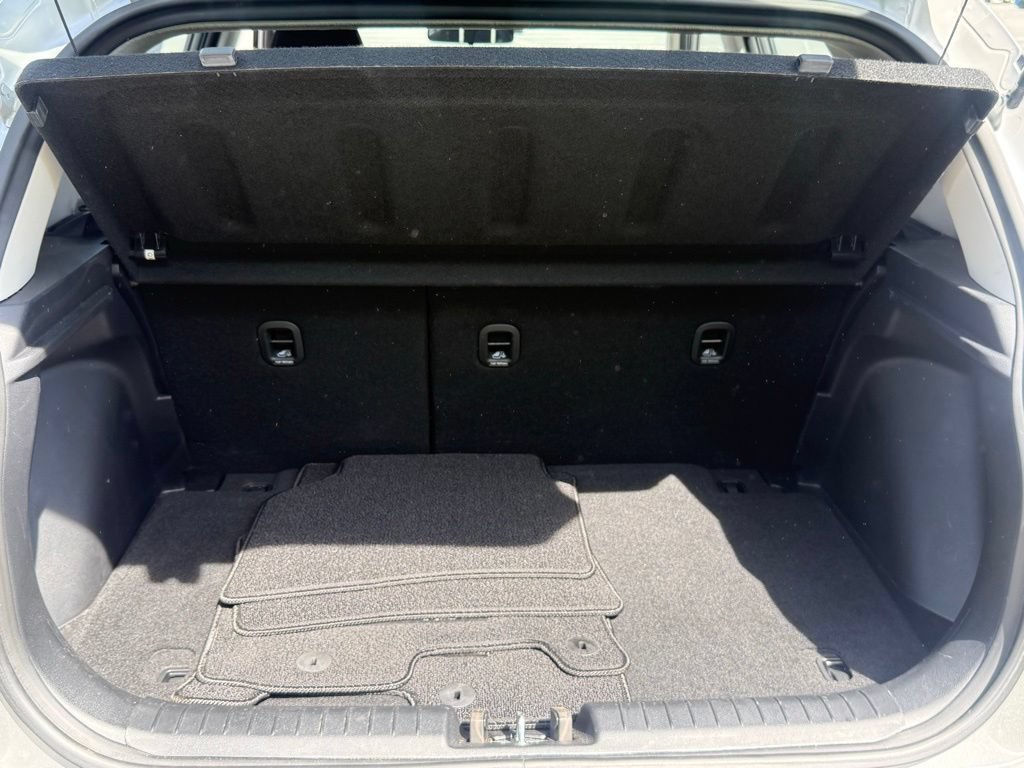 Used 2024 Hyundai Venue SEL FWD image 18