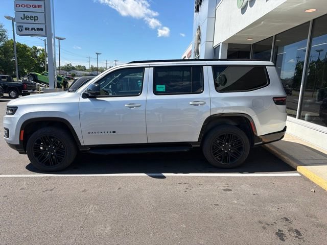 Used 2024 Jeep Wagoneer Series II w/ Convenience Group I AWD/4WD image 2