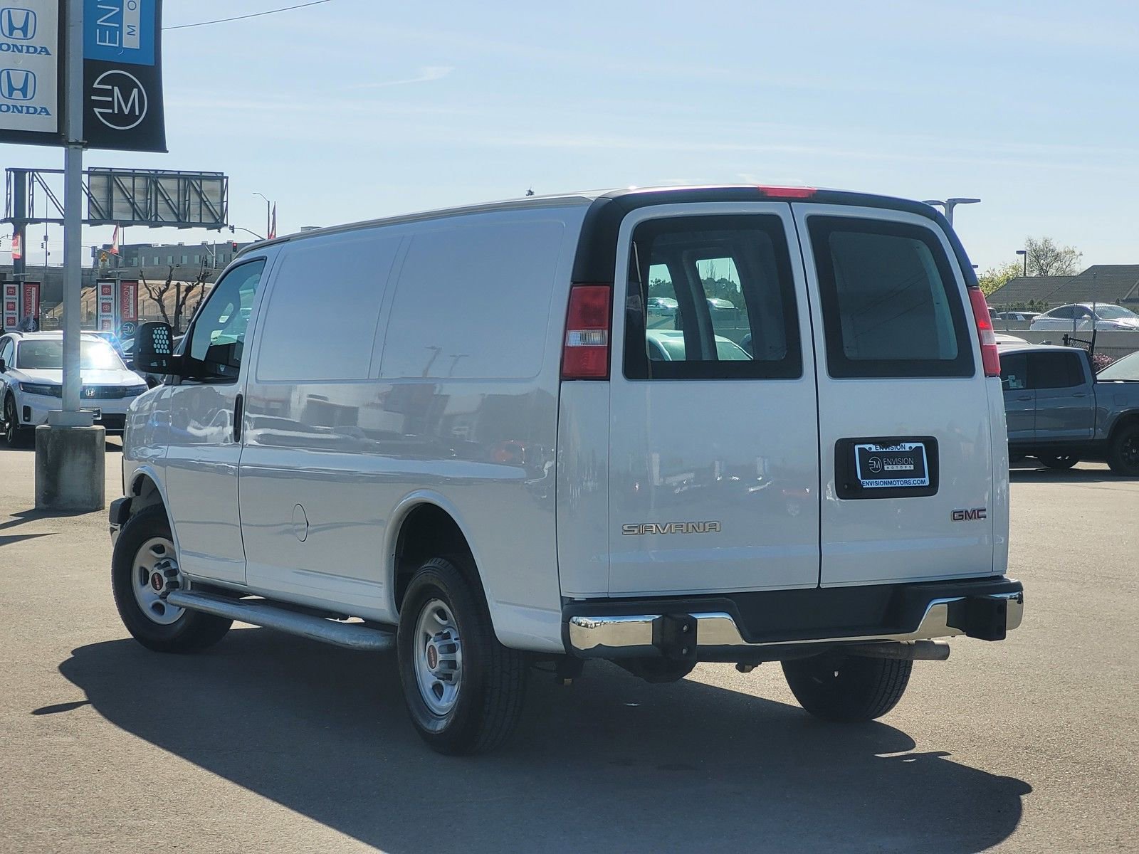 Used 2023 GMC Savana 2500 w/ Driver Convenience Package image 7