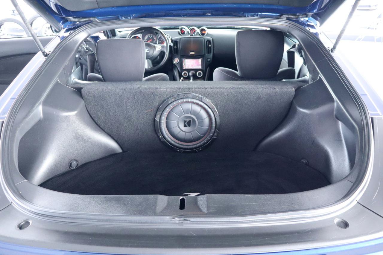 Used 2017 Nissan 370Z Coupe RWD image 28