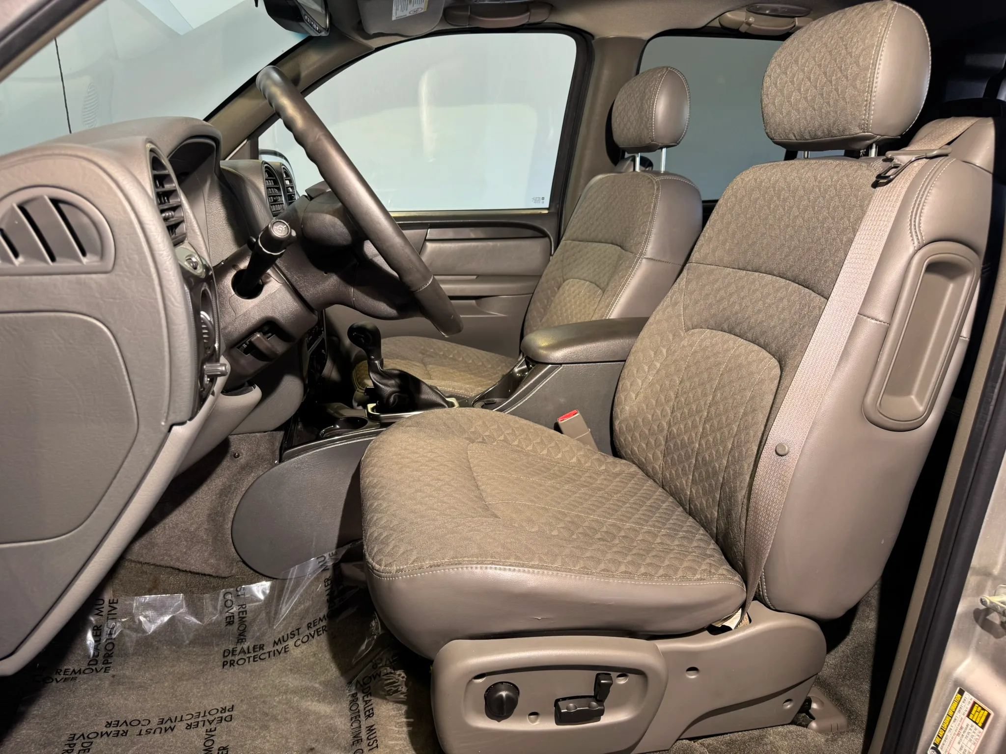 Used 2004 GMC Envoy XUV SLE w/ 1SB Preferred Equipment Group AWD/4WD image 9