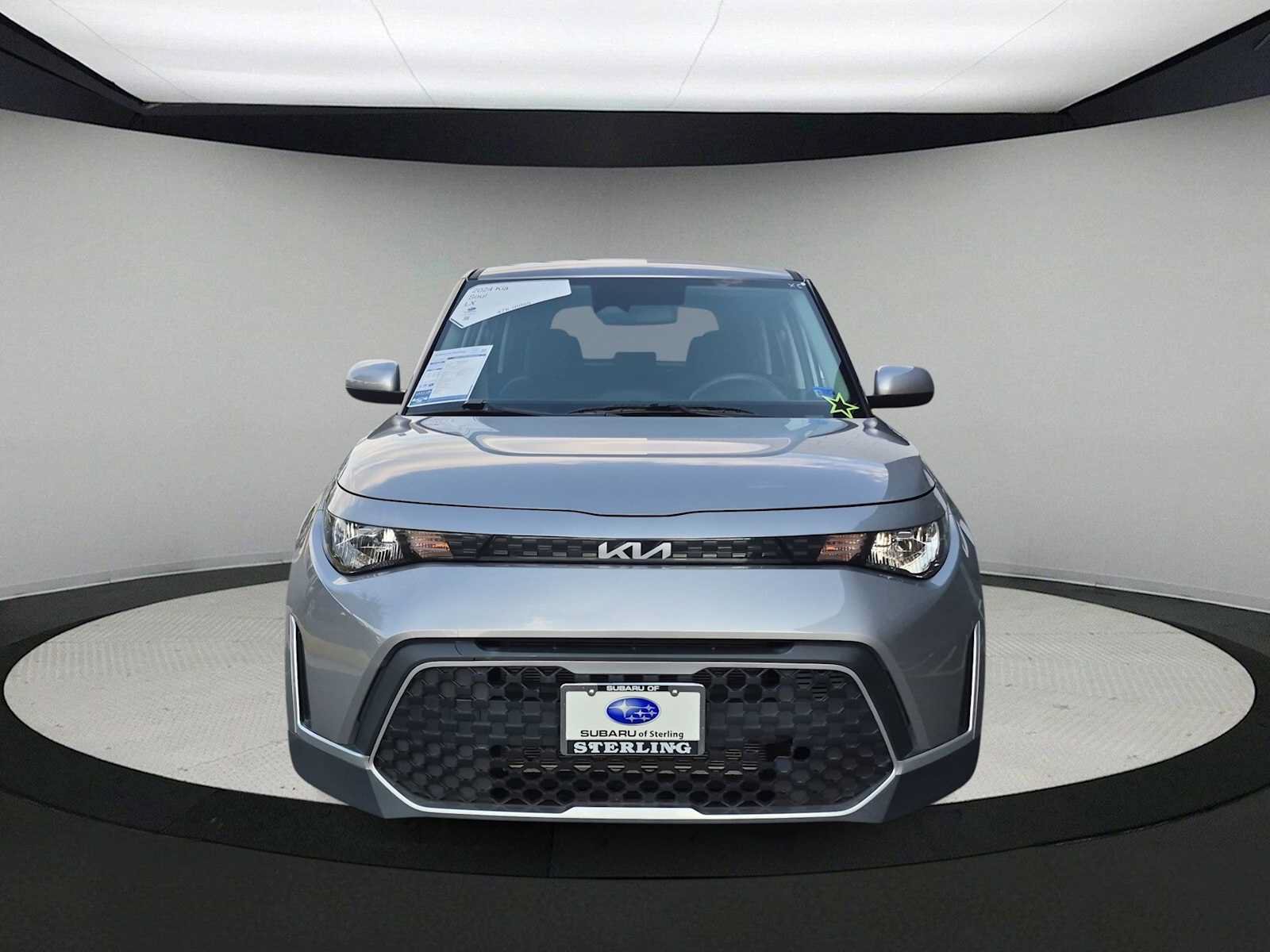 Used 2024 Kia Soul LX w/ LX Technology Package FWD image 3