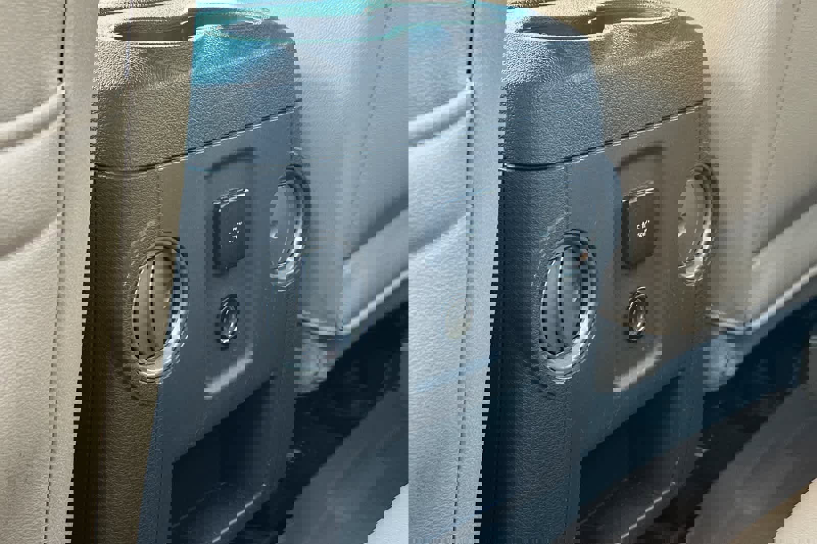 Used 2015 Ford F250 Lariat w/ Chrome Package image 13