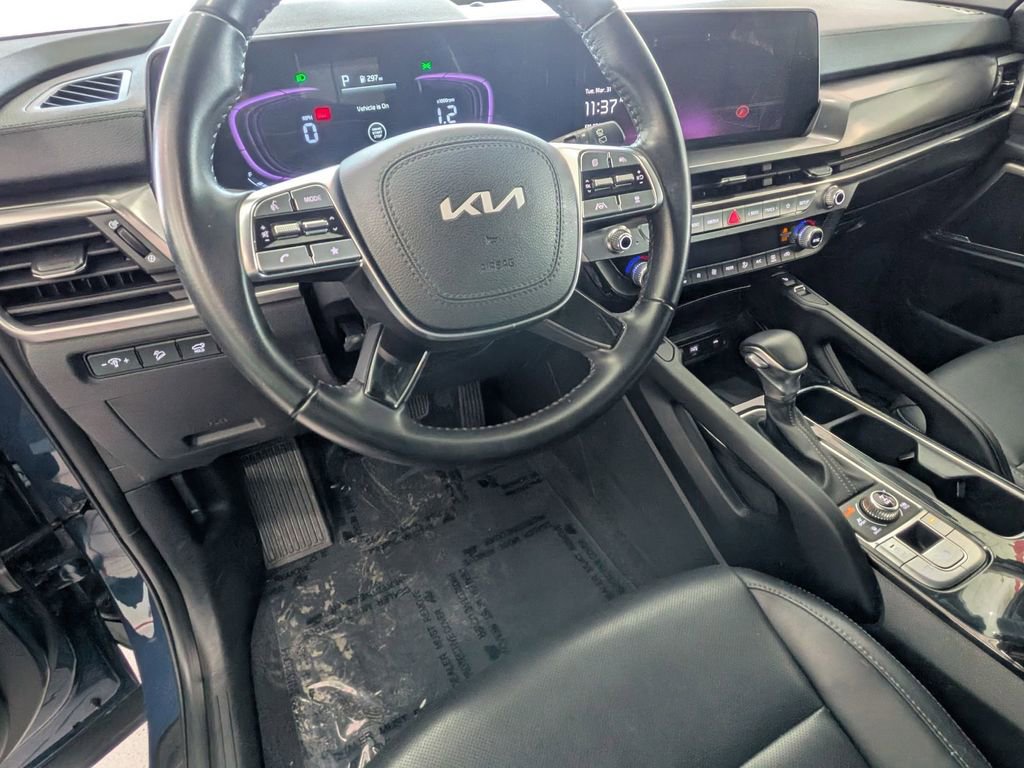 Used 2025 Kia Telluride S image 15
