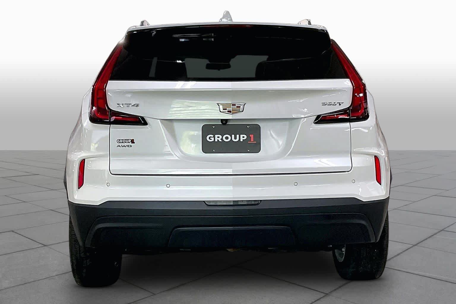 Used 2024 Cadillac XT4 Luxury w/ Cold Weather Package AWD/4WD image 5