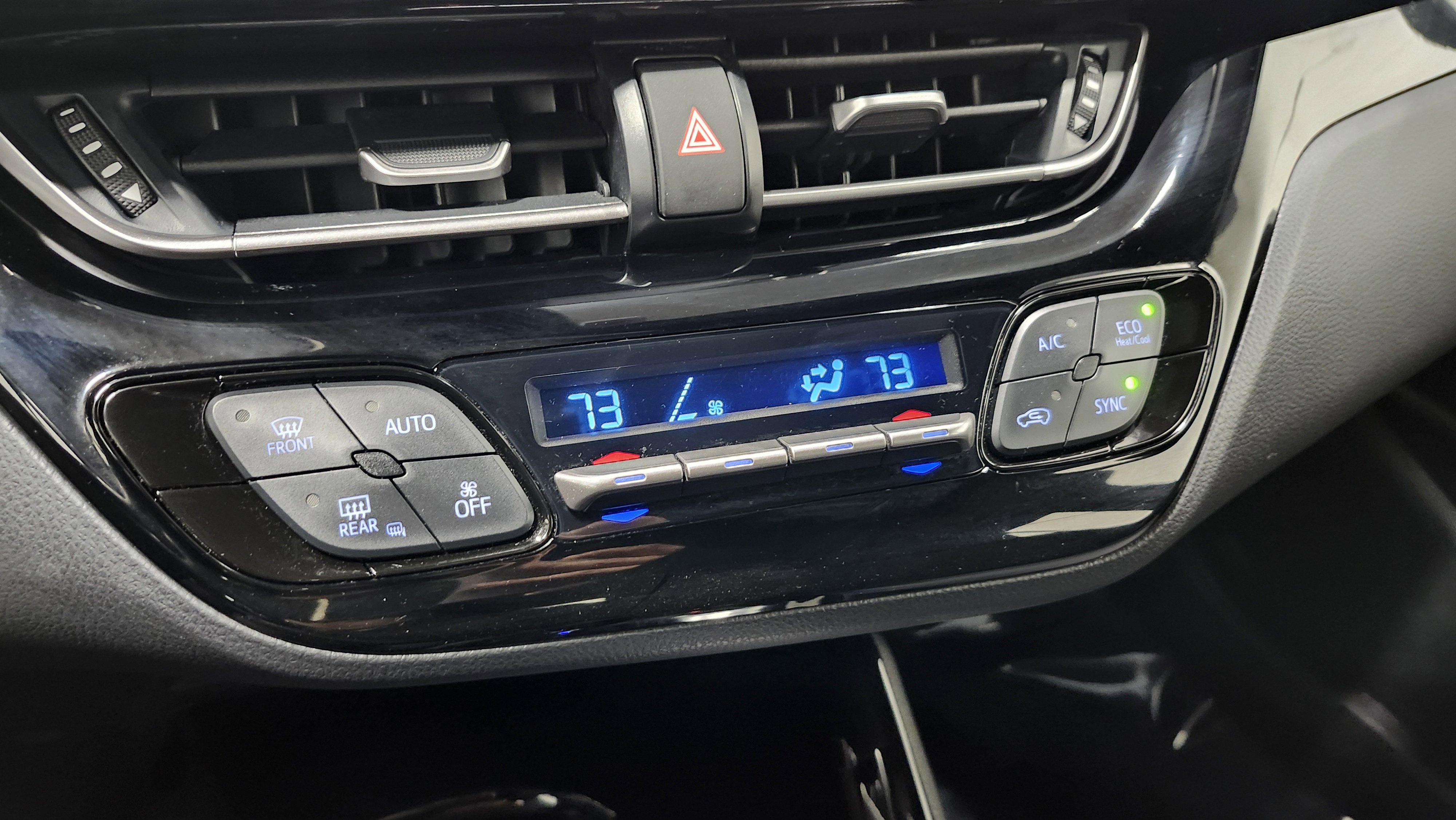 Used 2022 Toyota C-HR XLE image 26