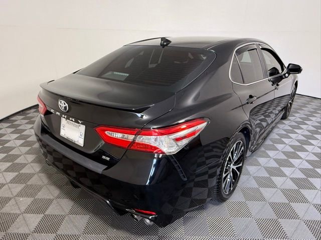 Used 2020 Toyota Camry SE w/ Convenience Package FWD image 6