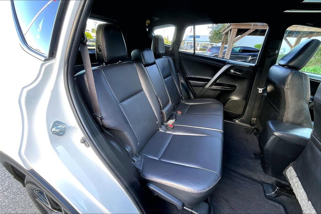 Used 2018 Toyota RAV4 SE w/ Advanced Technology Package image 25