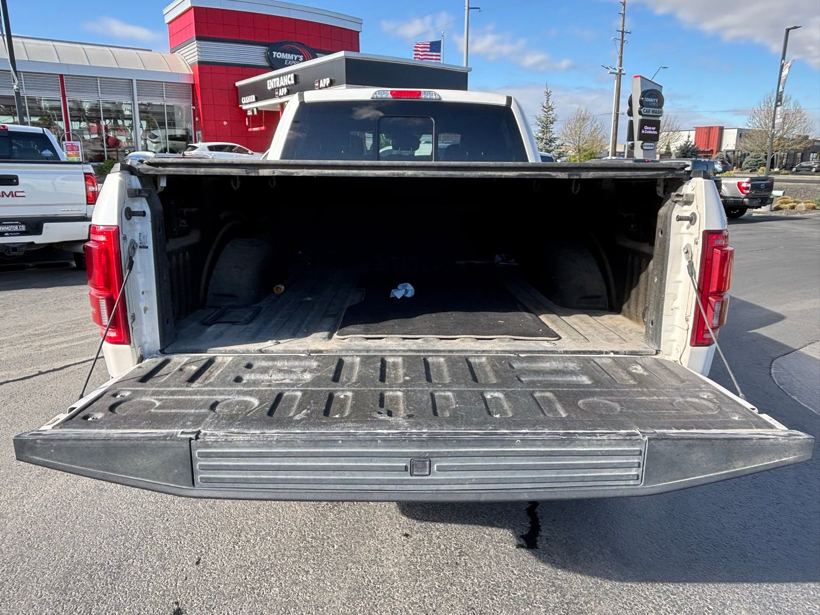 Used 2016 Ford F150 Platinum w/ Technology Package AWD/4WD image 5