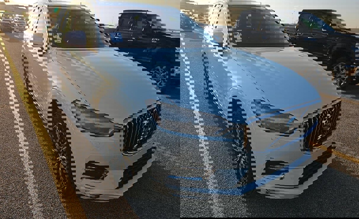 Used 2019 Volvo XC60 T5 Inscription w/ Protection Package Premier image 2