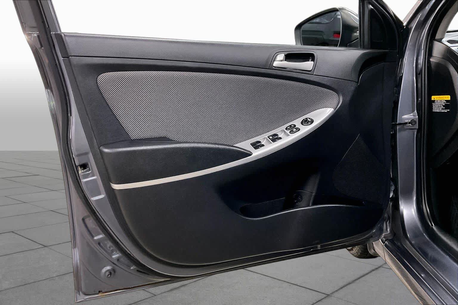 Used 2012 Hyundai Accent GS FWD image 21