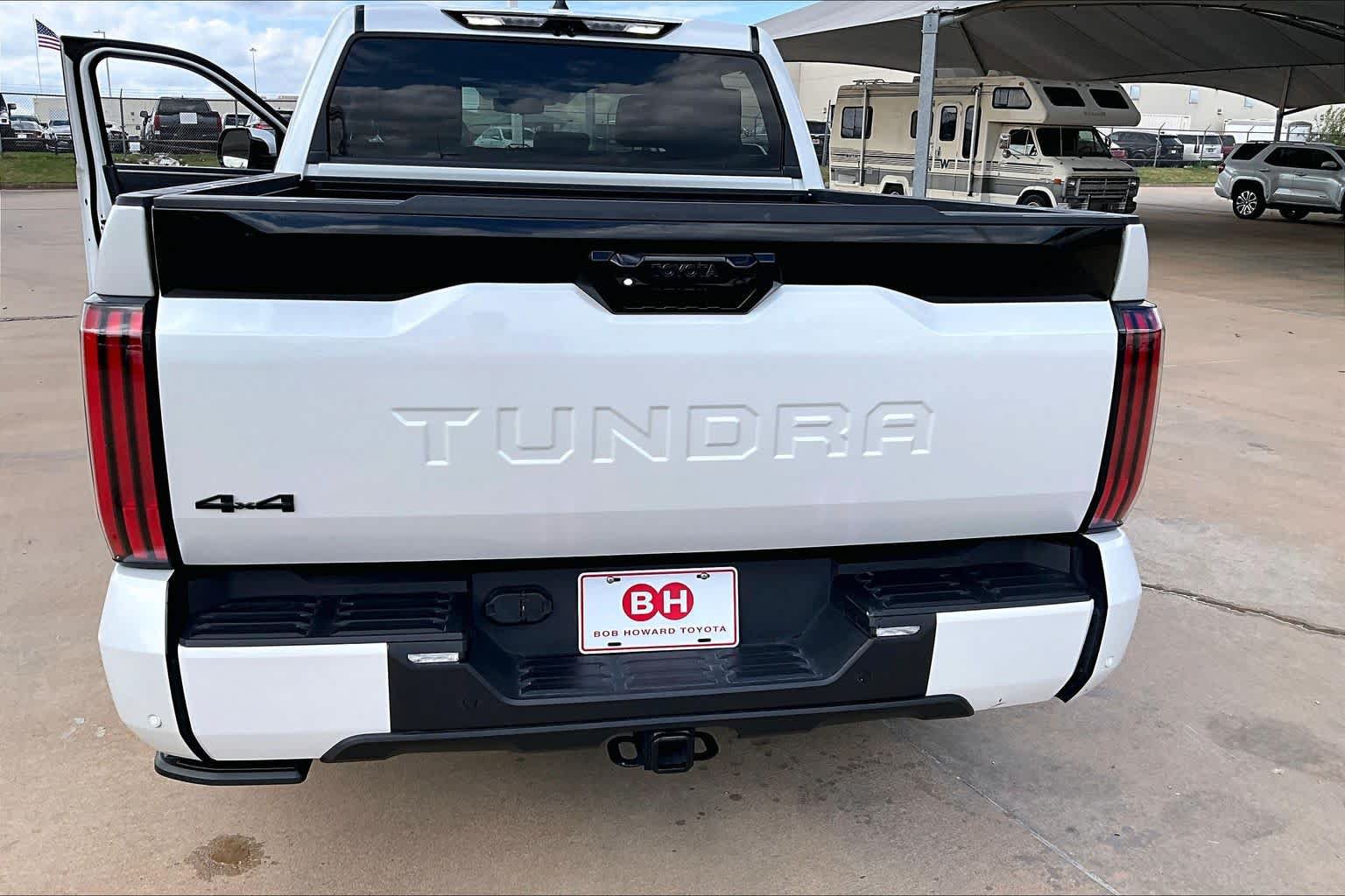 Used 2024 Toyota Tundra Platinum AWD/4WD image 30