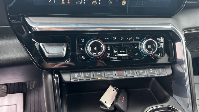 Certified 2025 GMC Sierra 2500 AT4X w/ AT4X AEV Edition AWD/4WD image 25