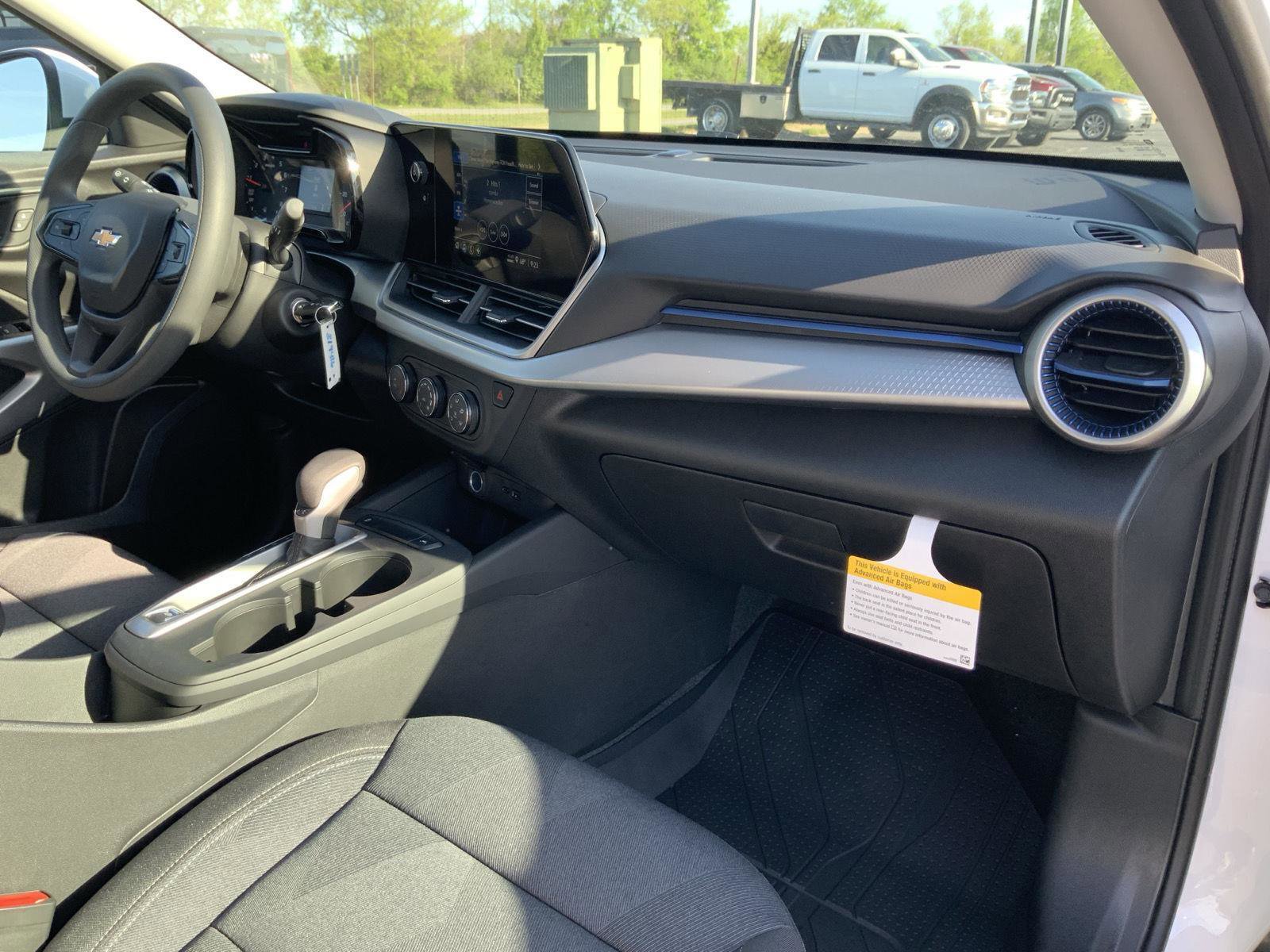 New 2026 Chevrolet Trax LS w/ LS Convenience Package FWD image 52
