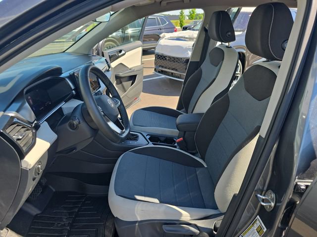 Used 2025 Volkswagen Taos S FWD image 11