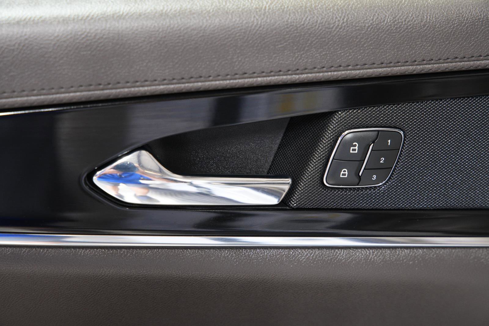 Used 2022 Lincoln Nautilus Reserve image 25