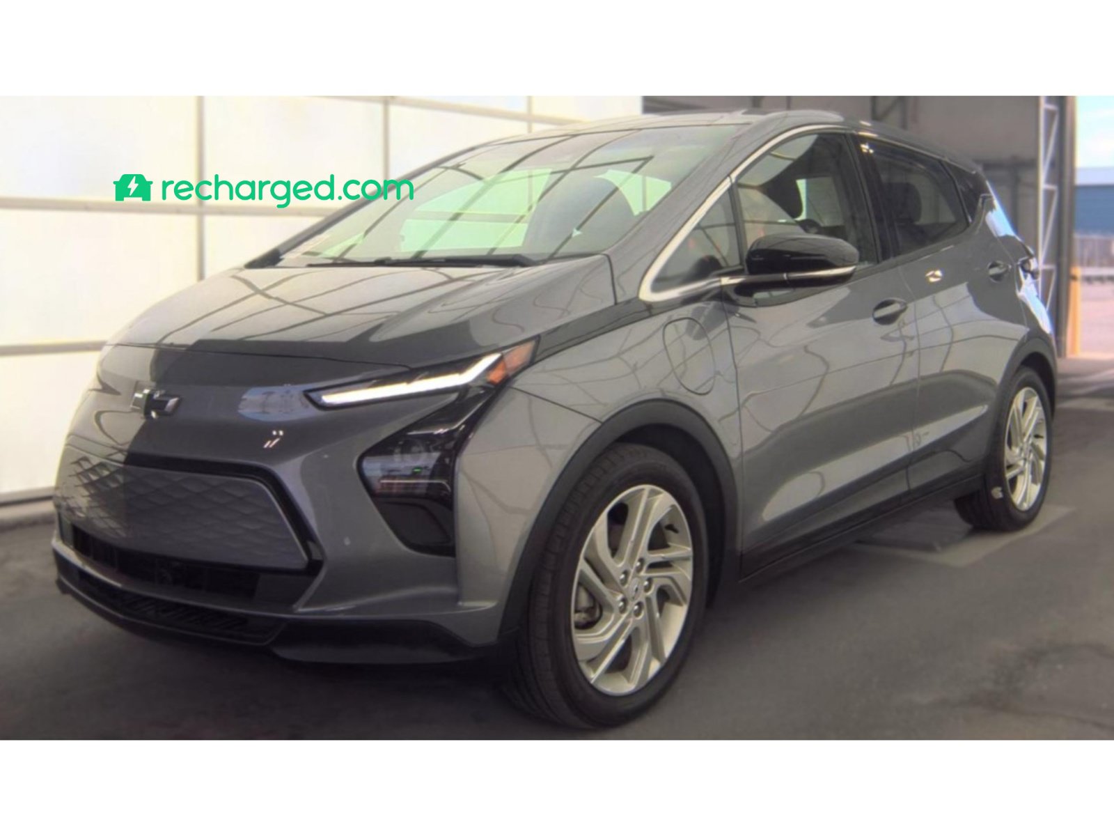 Used 2023 Chevrolet Bolt LT w/ Driver Confidence Package FWD image 1