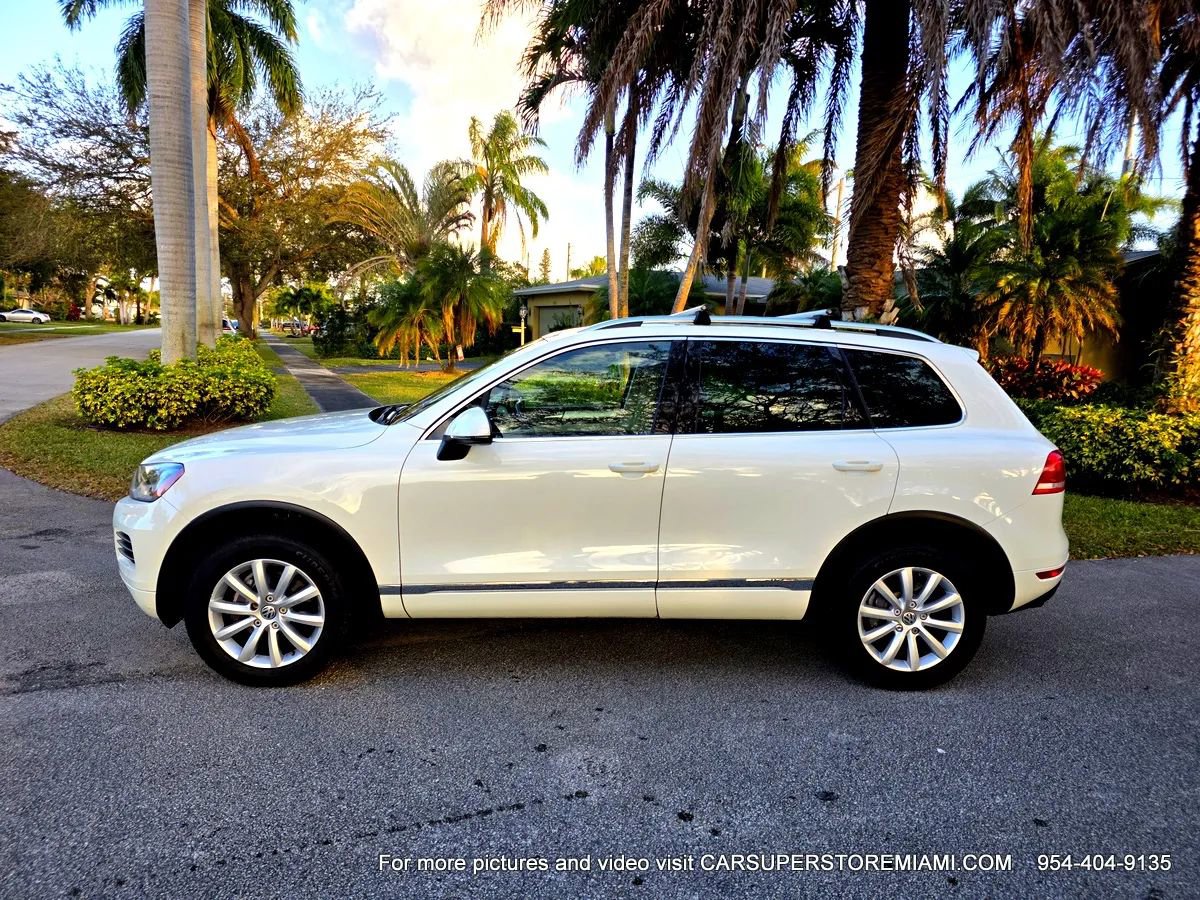 Used 2011 Volkswagen Touareg Sport image 7