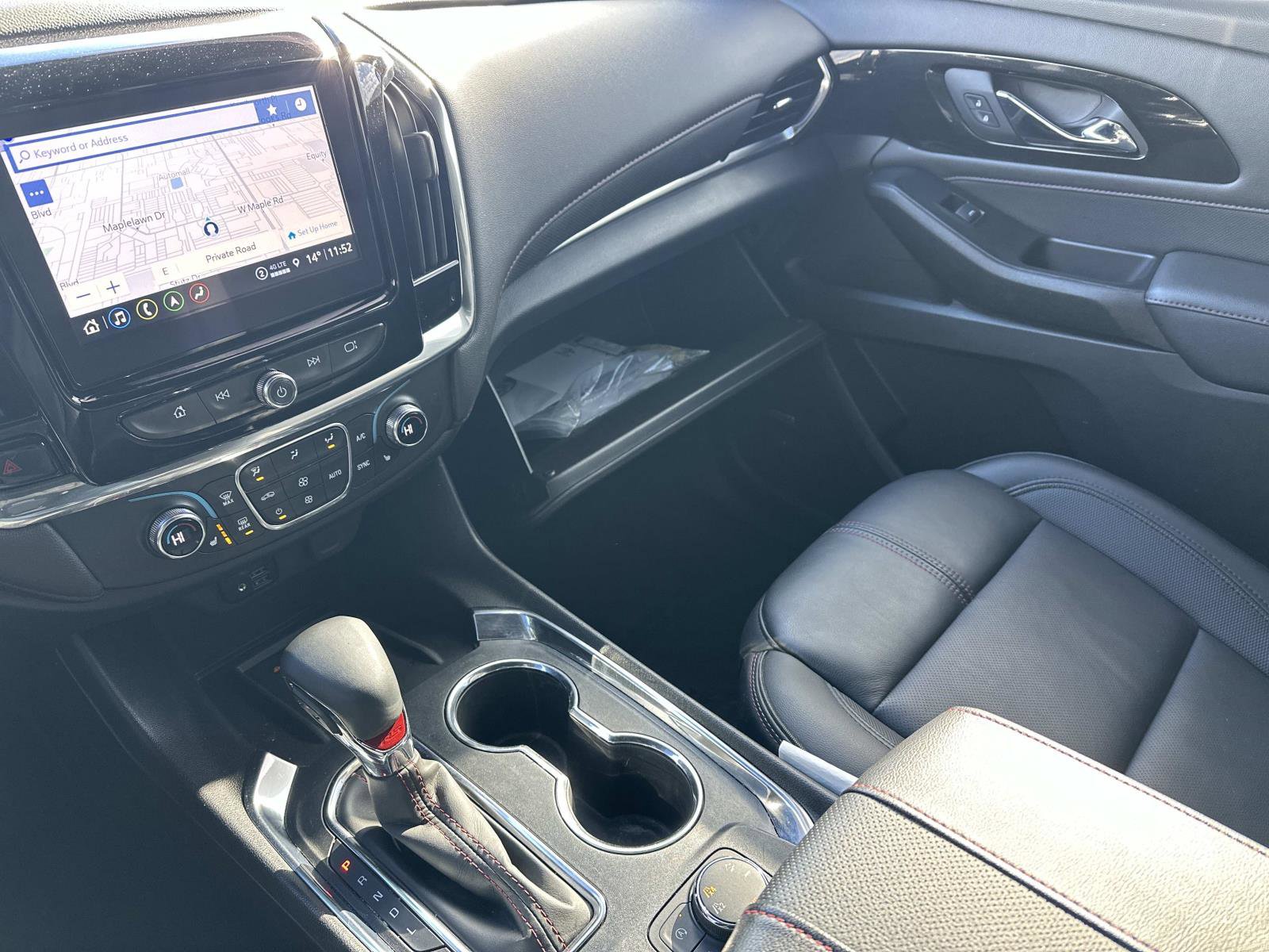 Used 2023 Chevrolet Traverse RS image 34