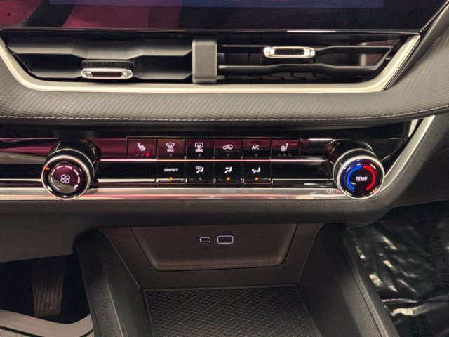 Used 2026 Chevrolet Equinox LT FWD image 19