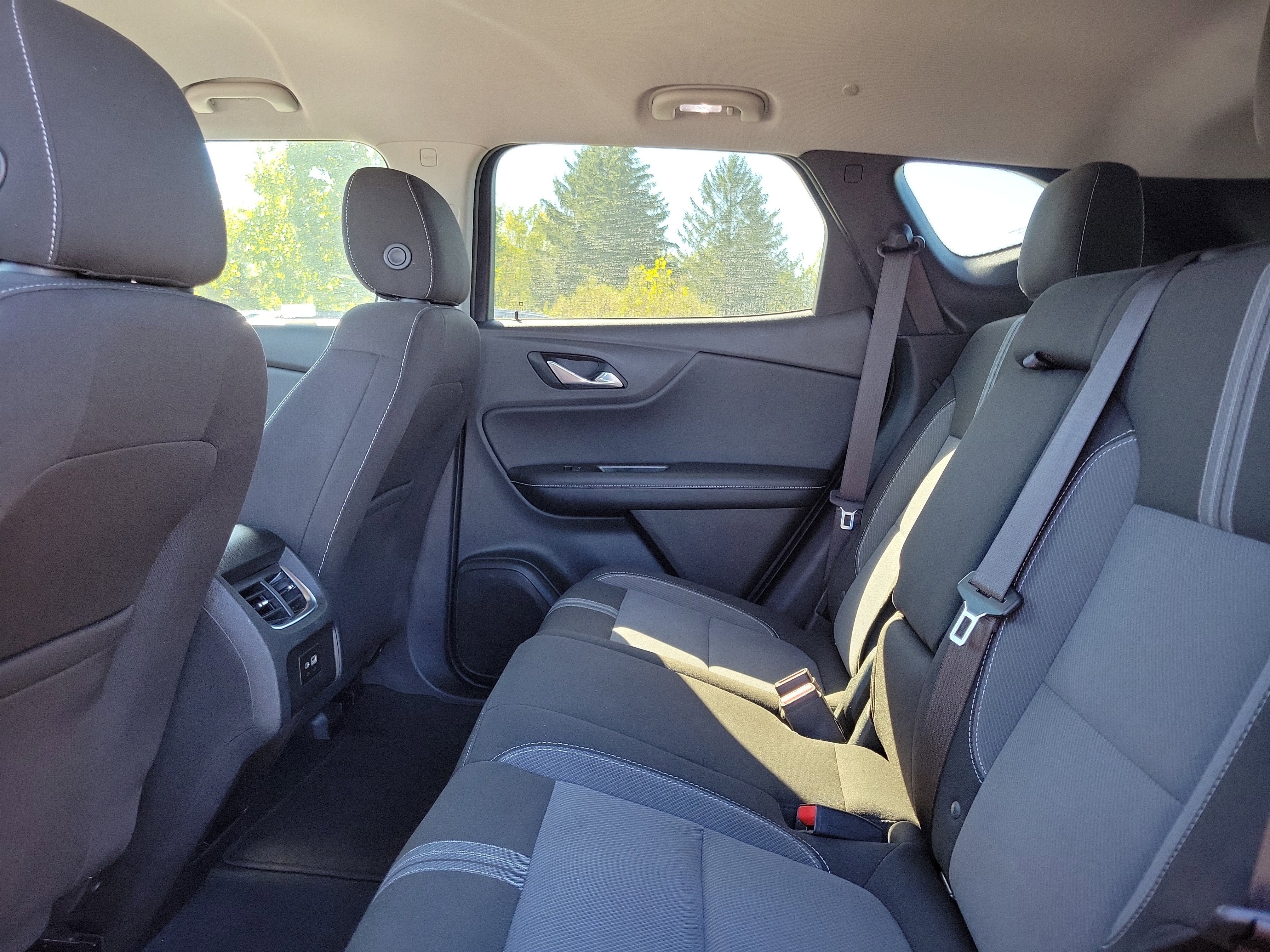 Used 2023 Chevrolet Blazer LT image 11
