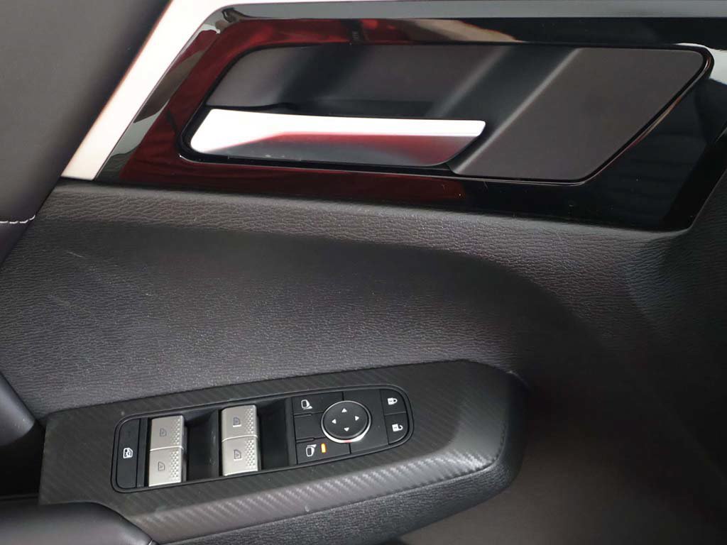 New 2026 Mitsubishi Outlander LE AWD/4WD image 37