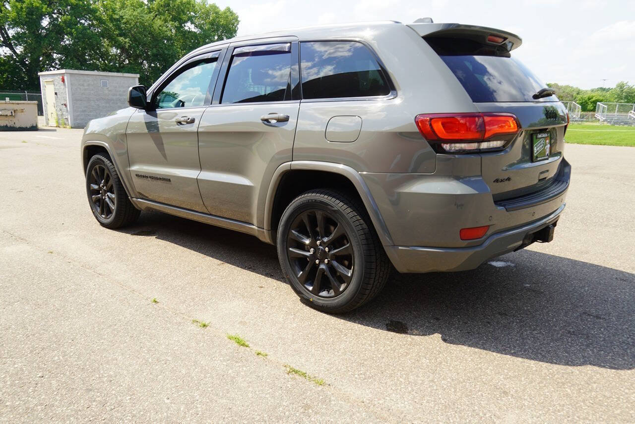 Used 2021 Jeep Grand Cherokee Laredo X AWD/4WD image 7