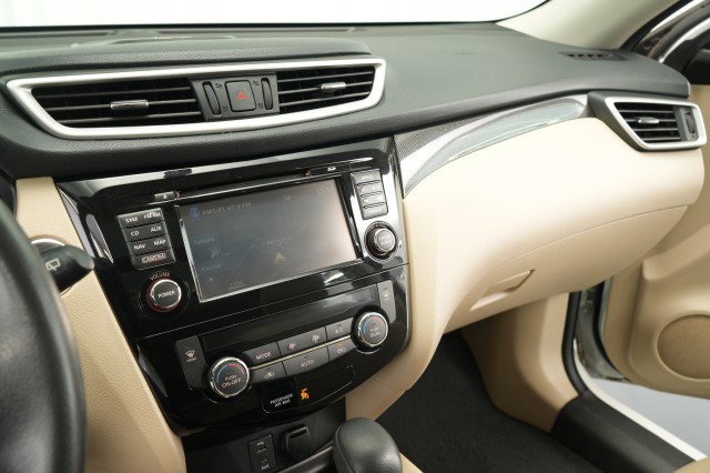 Used 2016 Nissan Rogue SL w/ SL Premium Package image 42