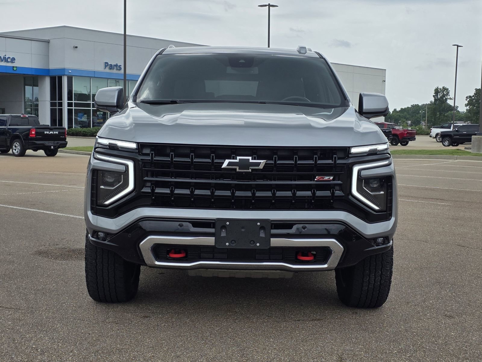 Used 2025 Chevrolet Tahoe Z71 AWD/4WD image 2
