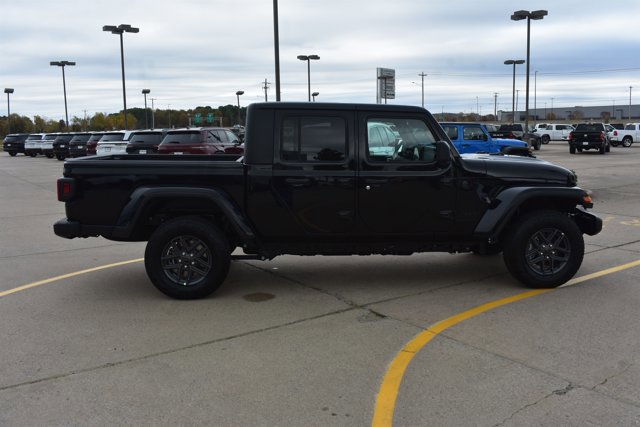 New 2026 Jeep Gladiator Sport image 4