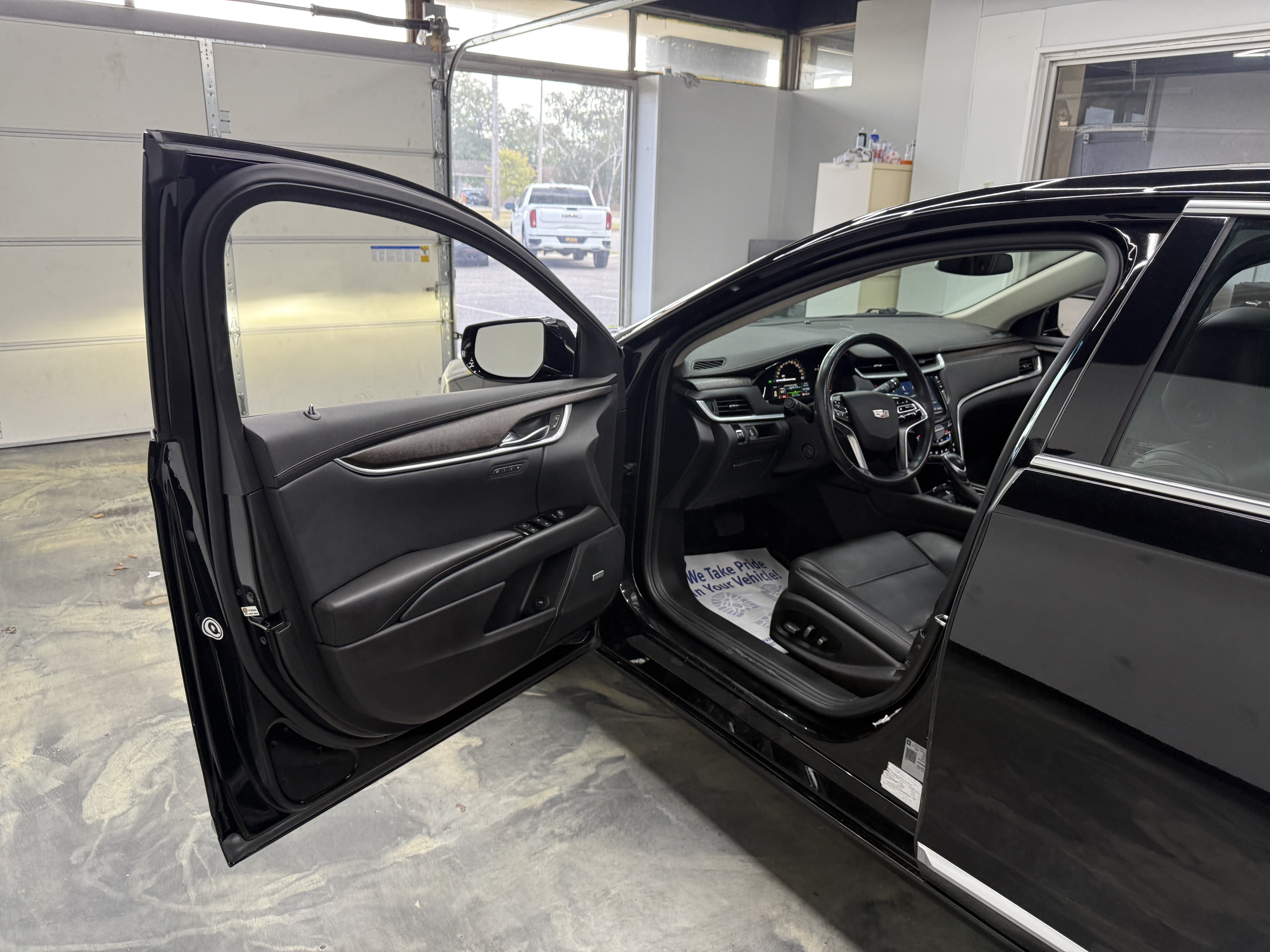 Used 2018 Cadillac XTS Luxury AWD/4WD image 8
