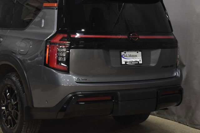Used 2025 Nissan Armada PRO-4X image 9