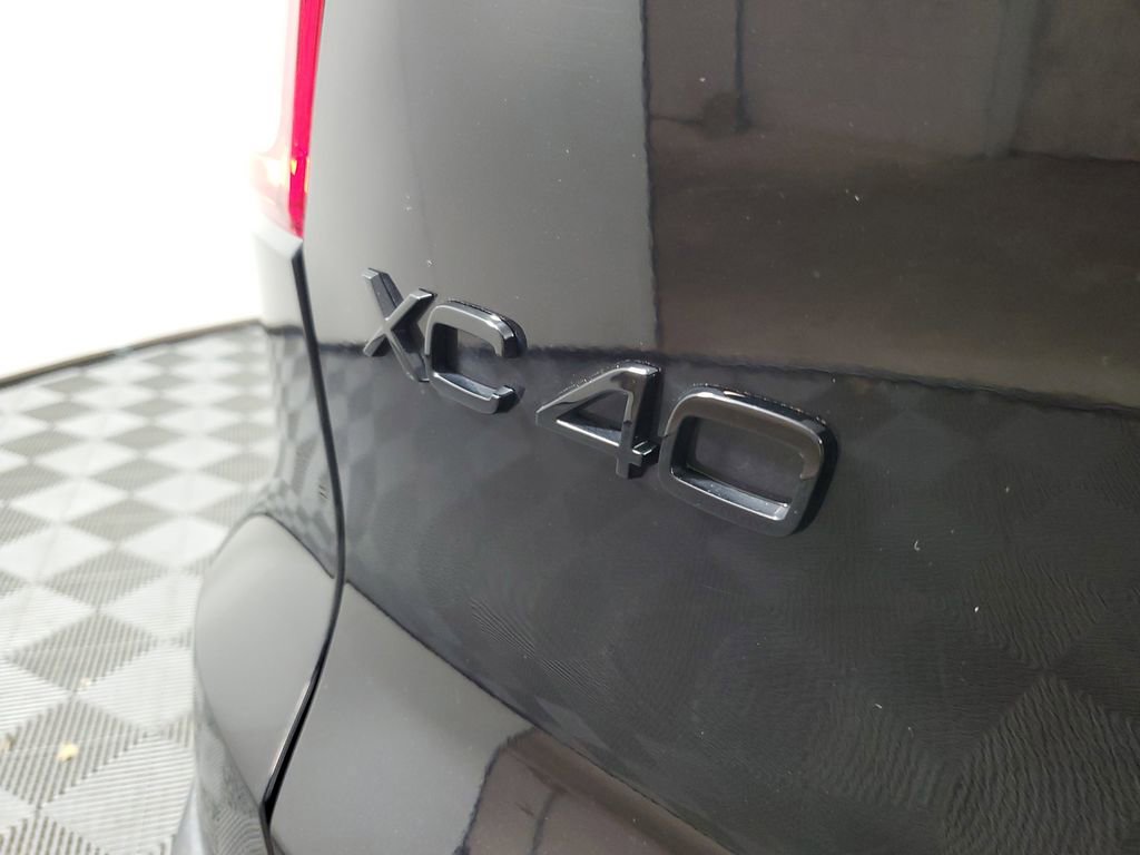 Certified 2026 Volvo XC40 B5 Ultra w/ Climate Package image 10