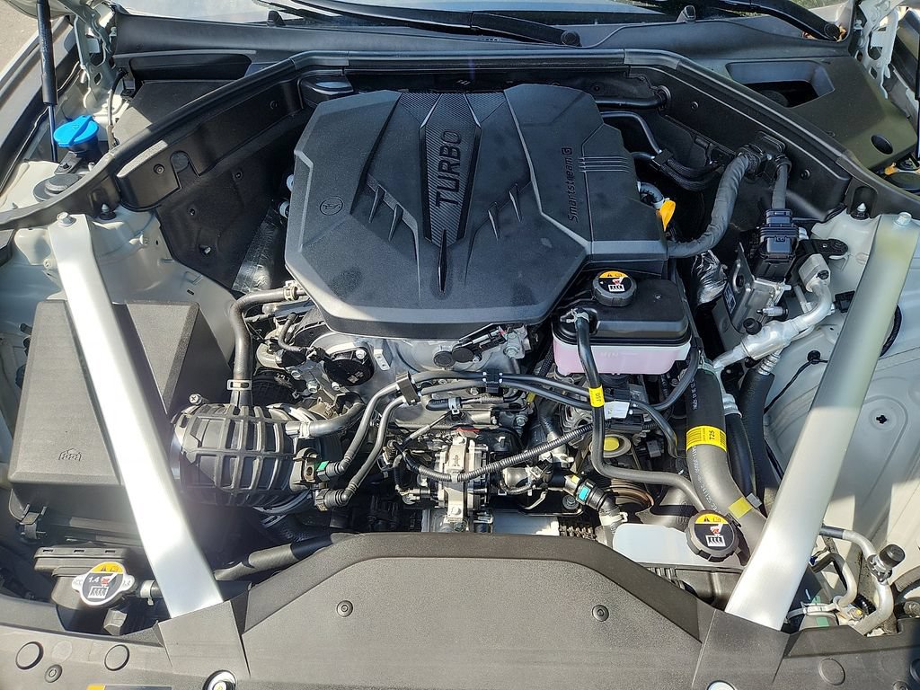 Used 2025 Genesis G70 2.5T AWD/4WD image 28