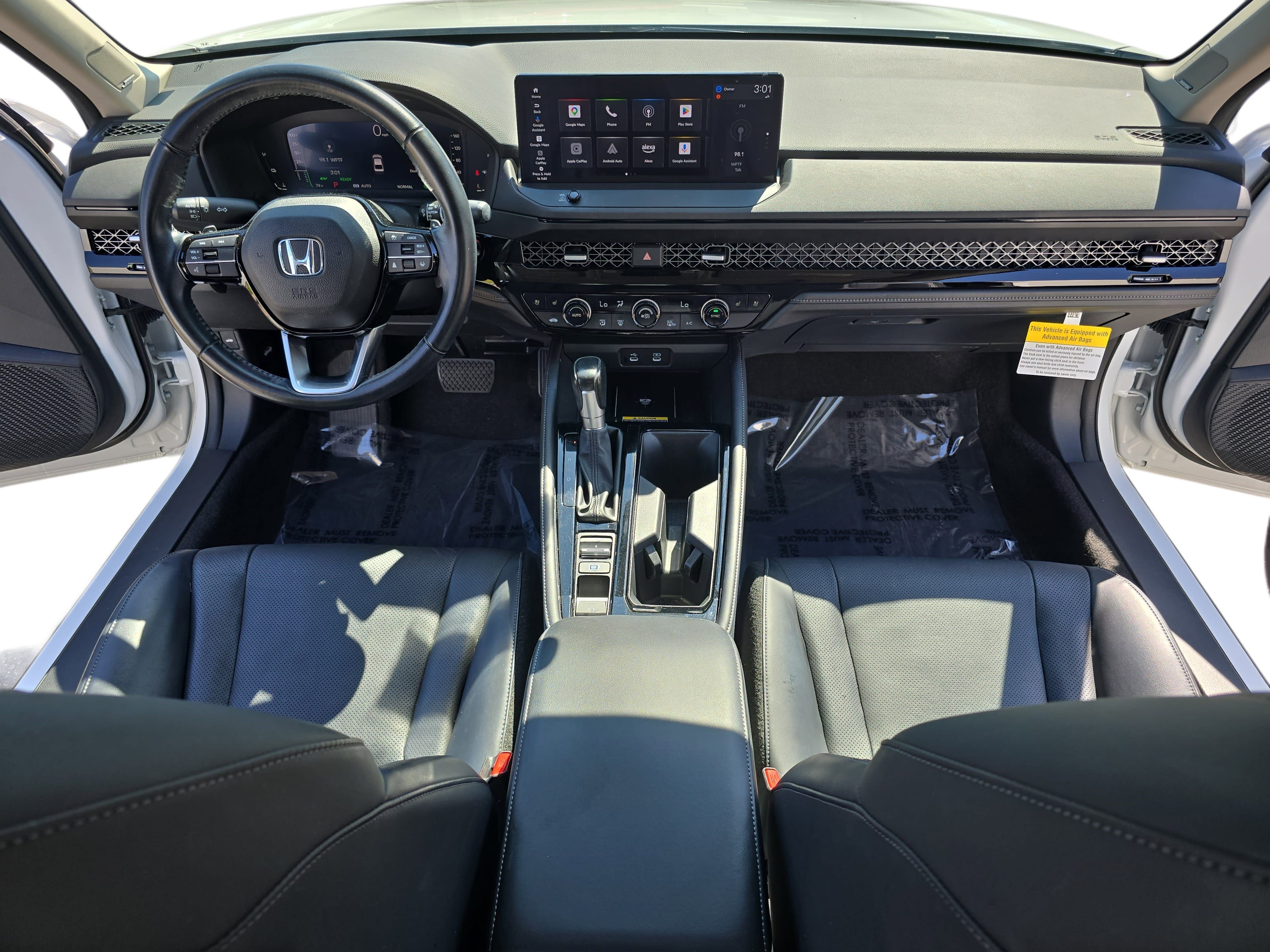 Used 2023 Honda Accord Touring image 9