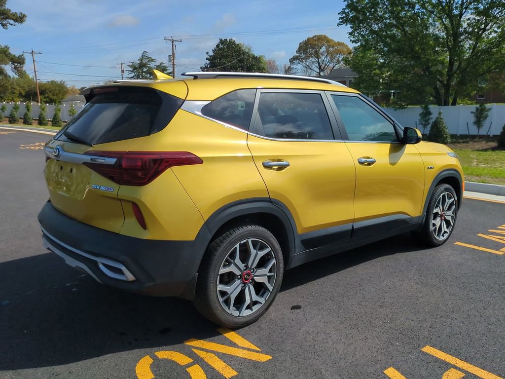 Used 2021 Kia Seltos SX w/ SX Sunroof Package AWD/4WD image 4