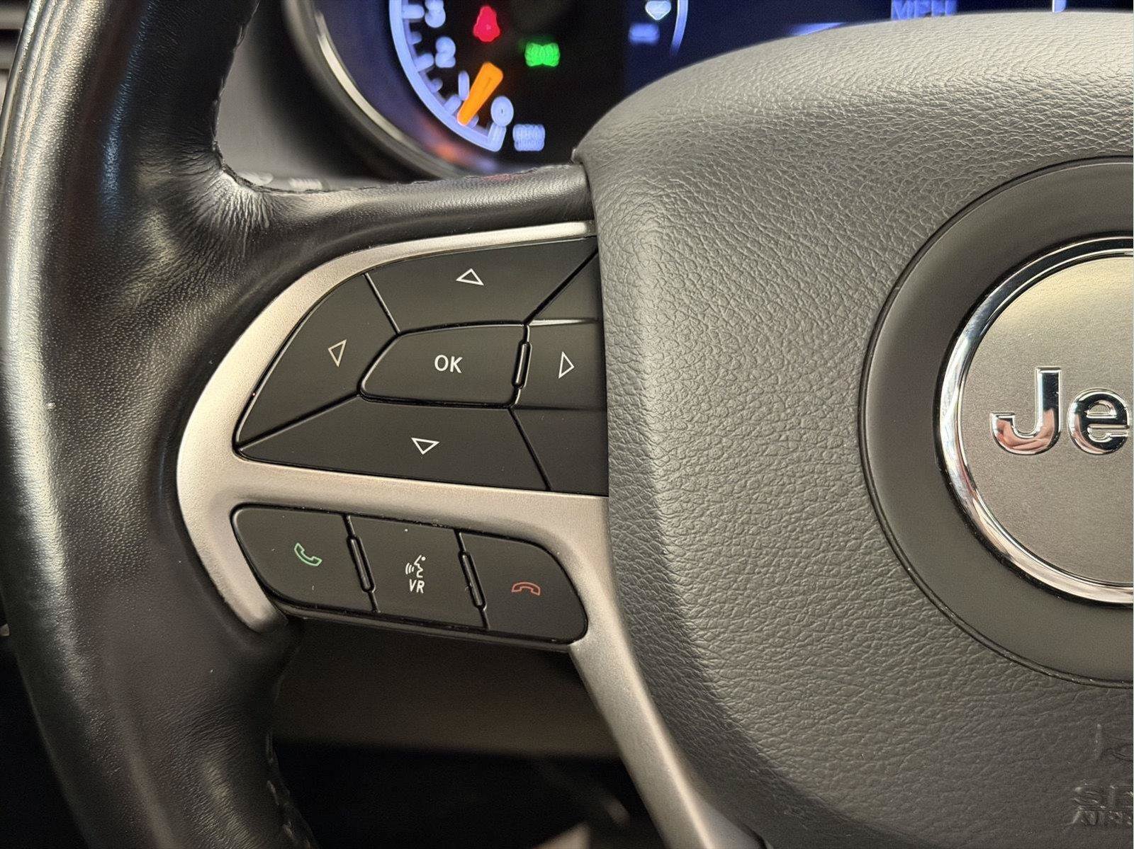 Used 2022 Jeep Grand Cherokee Limited AWD/4WD image 15