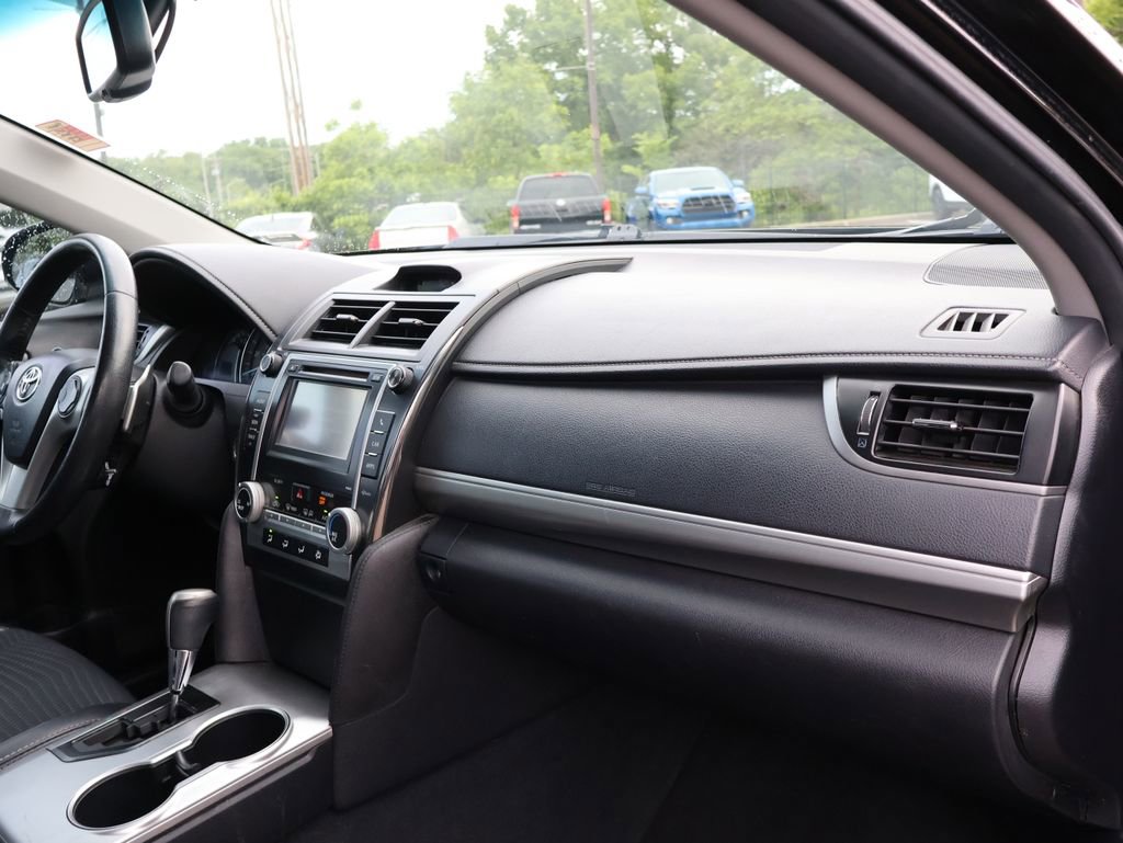Used 2013 Toyota Camry SE w/ Convenience Pkg FWD image 9