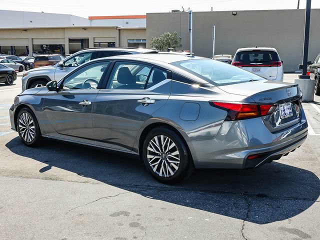 Used 2024 Nissan Altima 2.5 SV FWD image 4
