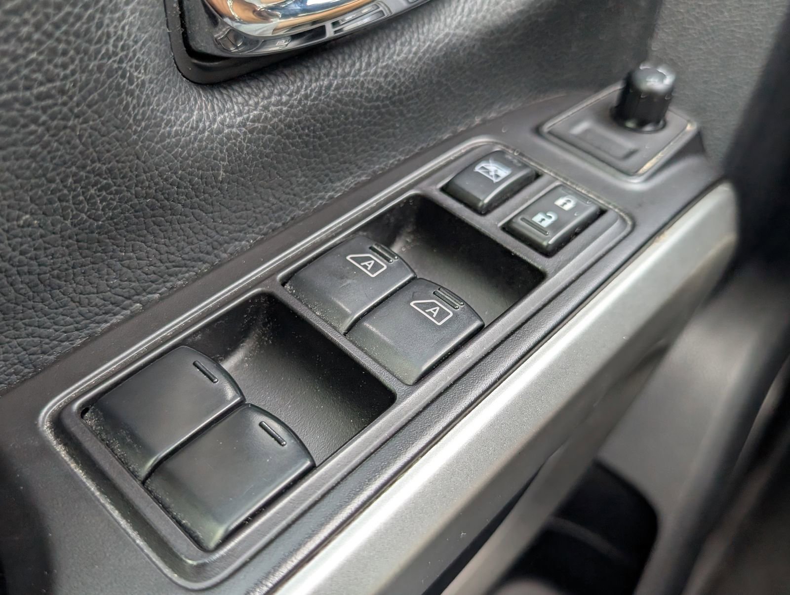 Used 2020 Nissan Titan SV w/ SV Convenience Package AWD/4WD image 19