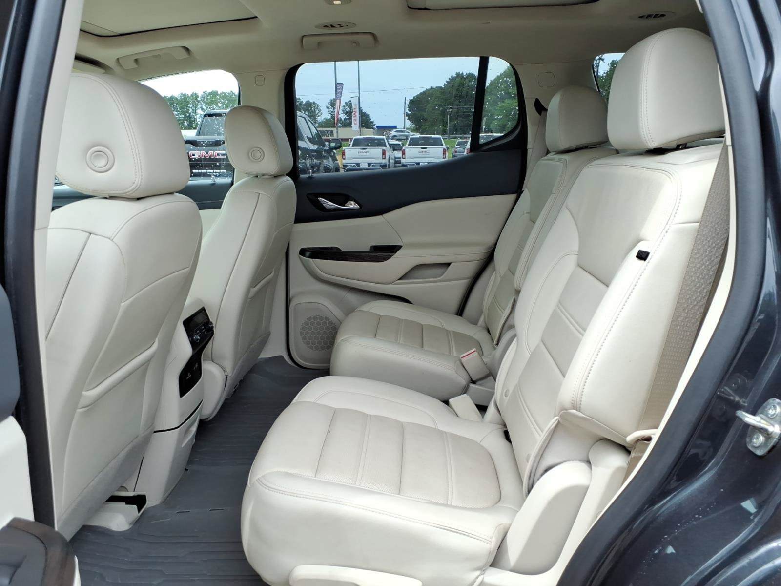 Used 2021 GMC Acadia Denali w/ Denali Technology Package FWD image 22