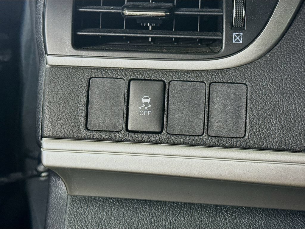 Used 2014 Toyota Camry SE FWD image 17
