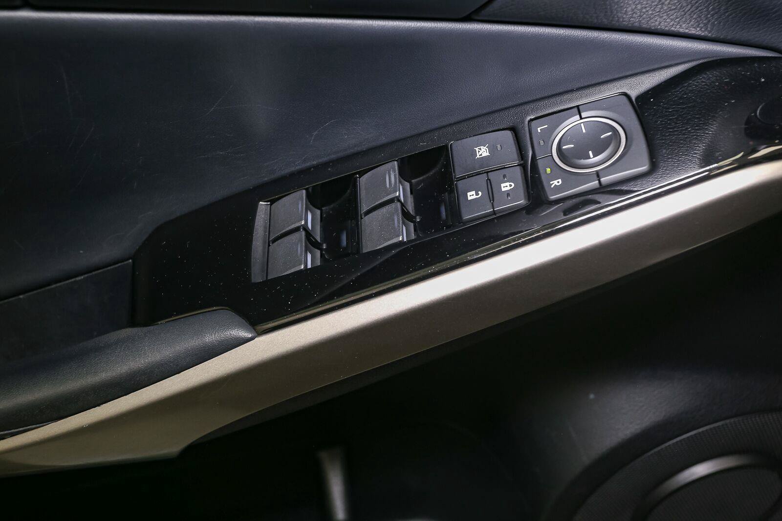 Used 2018 Lexus IS 300 AWD w/ Comfort Package image 41