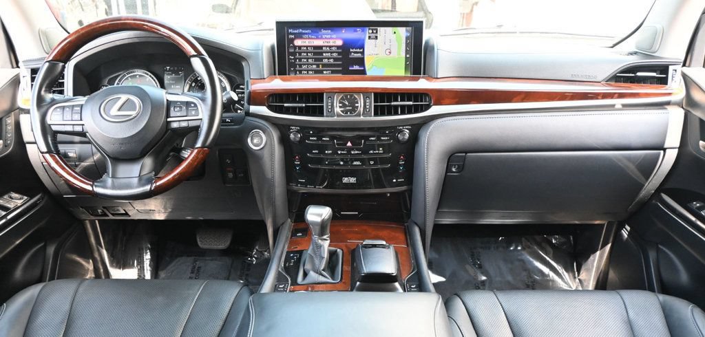 Used 2017 Lexus LX 570 4WD w/ Luxury Package image 11