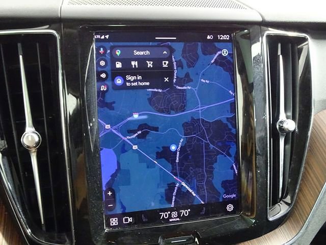 Used 2023 Volvo XC60 B5 Plus image 17