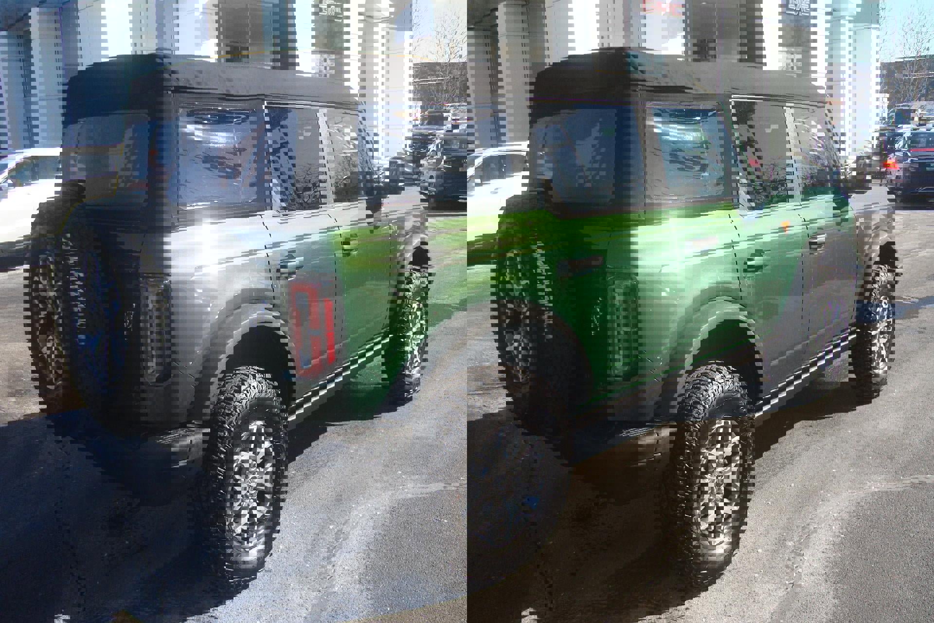 Used 2025 Ford Bronco Badlands image 4